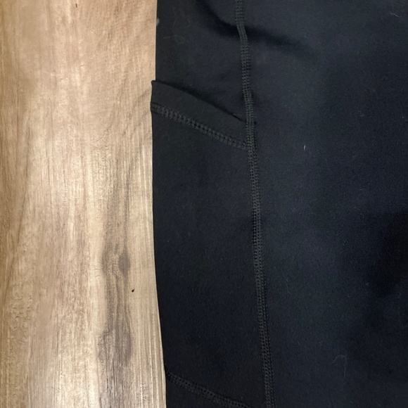 Torrid Performance Capri - Picture 2 of 3